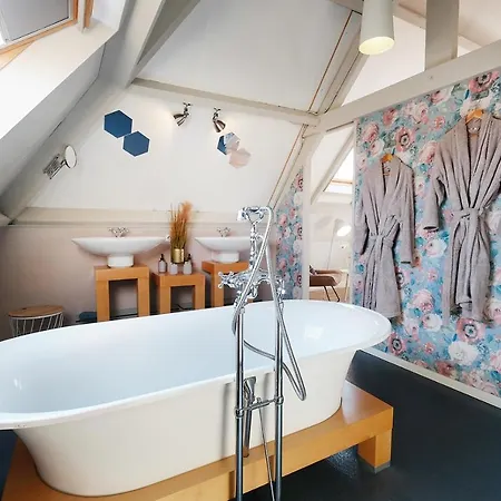 De Munsterhoeve Bed & Breakfast Munstergeleen